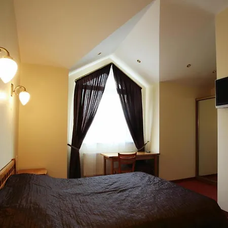 Riverside Hotel