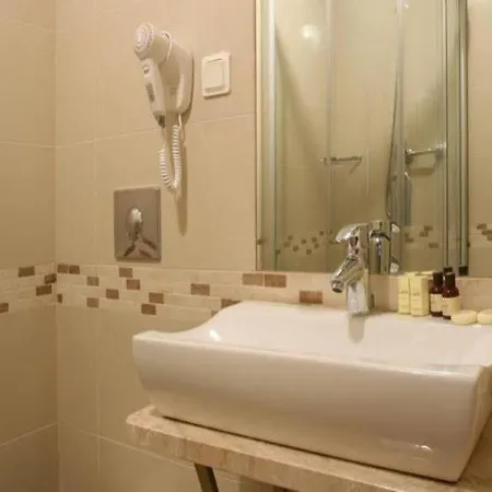 Hotel Riverside 3*